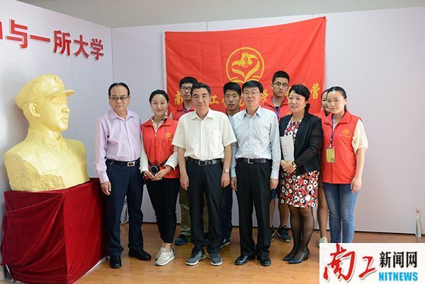 2017-05-16_201911_285429.jpg 2017.05.16省委高校工委专职委员陈垠亭莅临我校调研指导工作(王虎 王鹏程 李佳) (35).jpg